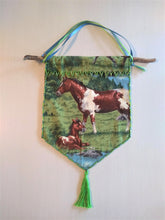 Load image into Gallery viewer, Beaded Horse Tapestry Wall Decoration
